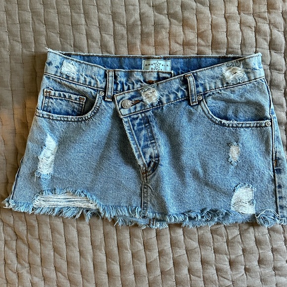 Revice Mini Skirt - Picture 4 of 5